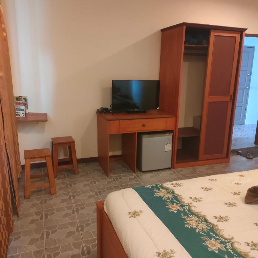 Guesthouse And Restaurant Ratatouille Baan Tai Dış mekan fotoğraf