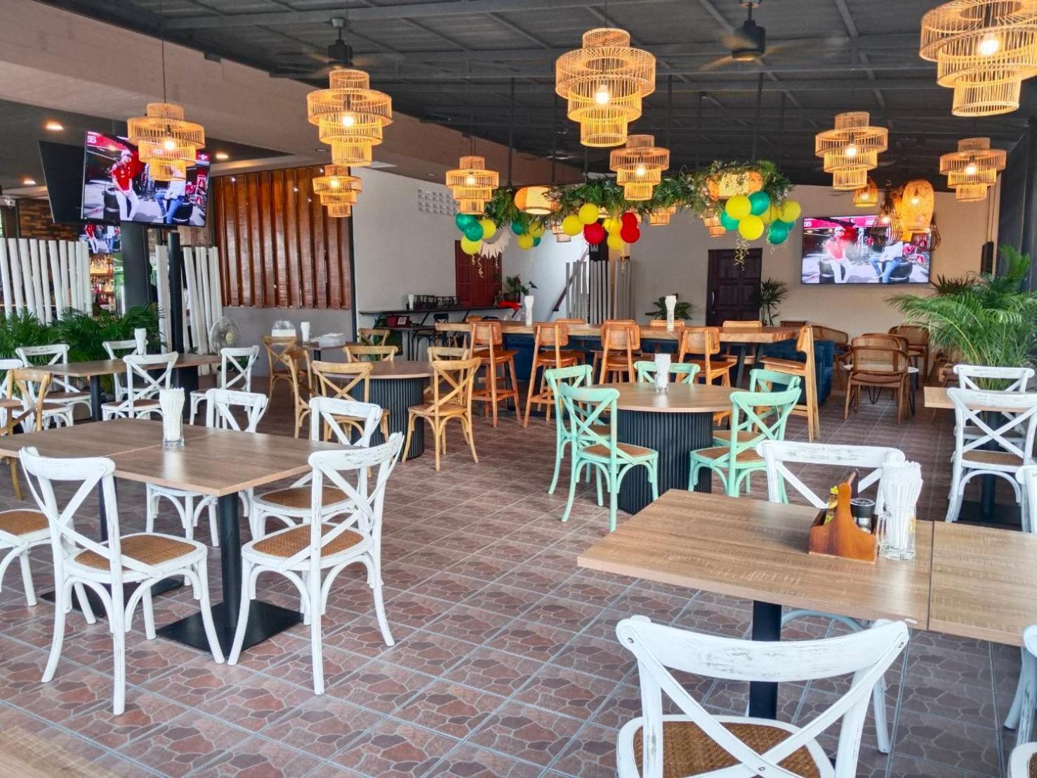 Guesthouse And Restaurant Ratatouille Baan Tai Dış mekan fotoğraf